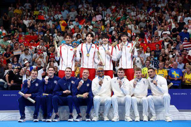 欧冠直播-美国游泳队：向中国队脱帽致敬，我们尽力了